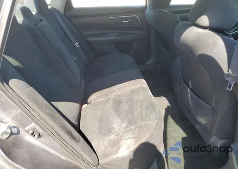 2015 Nissan Altima 2.5 z USA, uszkodzony, nr VIN 1N4AL3AP9FC476690